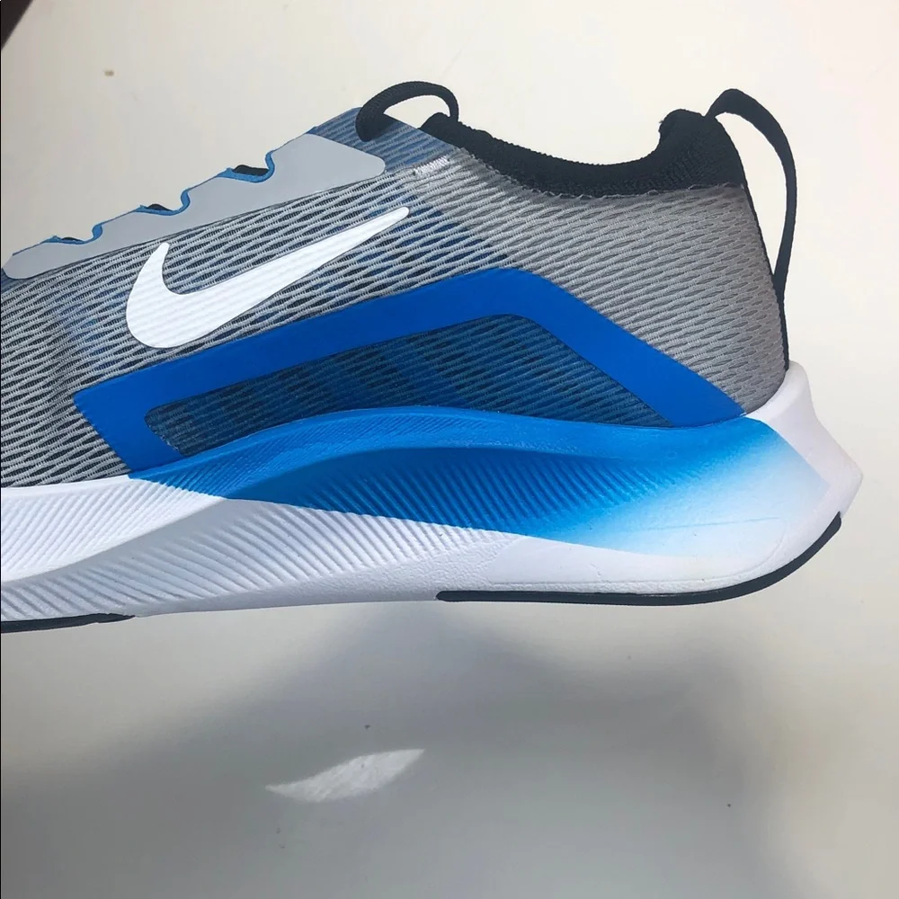 NWOB Nike Zoom Fly 4 Sneaker Men Size 8 Grey White Blue Running Wolf CT2392-005